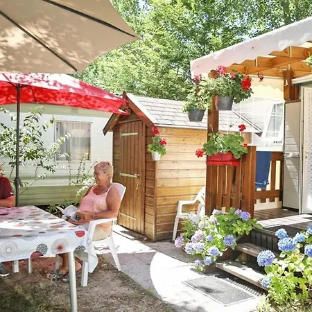 Mobil 6 Pers Avec Terrasse Aux Achards - Api-1-52-602 Кемпинг