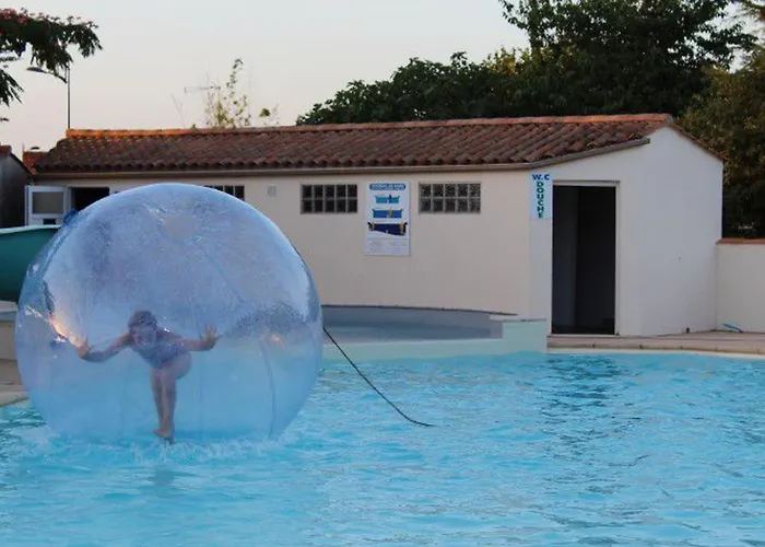 Кемпинг Mobil 6 Pers Avec Terrasse Aux Achards - Api-1-52-602 Les Achards (Vendee)