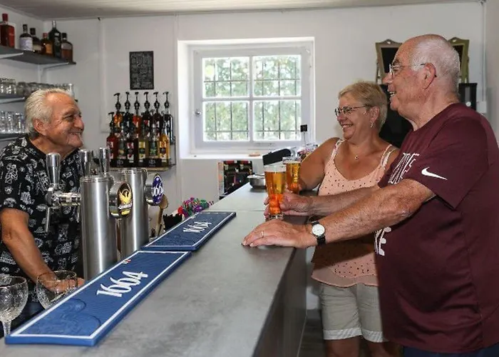 Mobil 6 Pers Avec Terrasse Aux Achards - Api-1-52-602 Kemping Les Achards (Vendee)